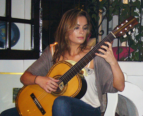 Ana Vidovic playing Barrios Guitar